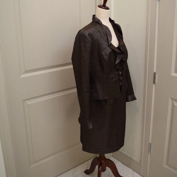 Carmen Marc Valvo - Brown Metallic Ruffled Evening Set - 12 - Picture 2 of 14